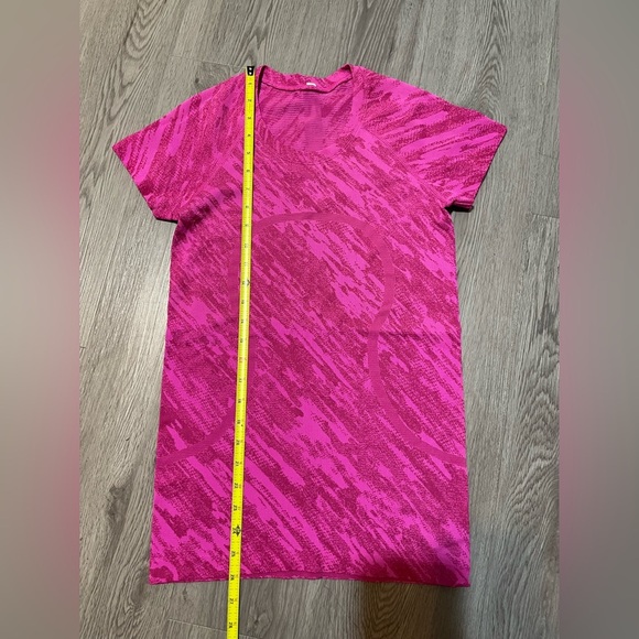Lululemon Swiftly Tech 2.0 Short Sleeved Size 6 - Picture 5 of 7